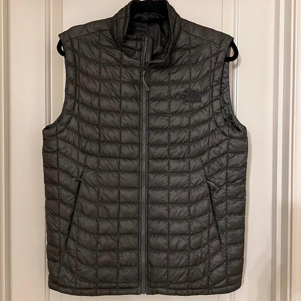 Men’s North Face Vest, Better than New